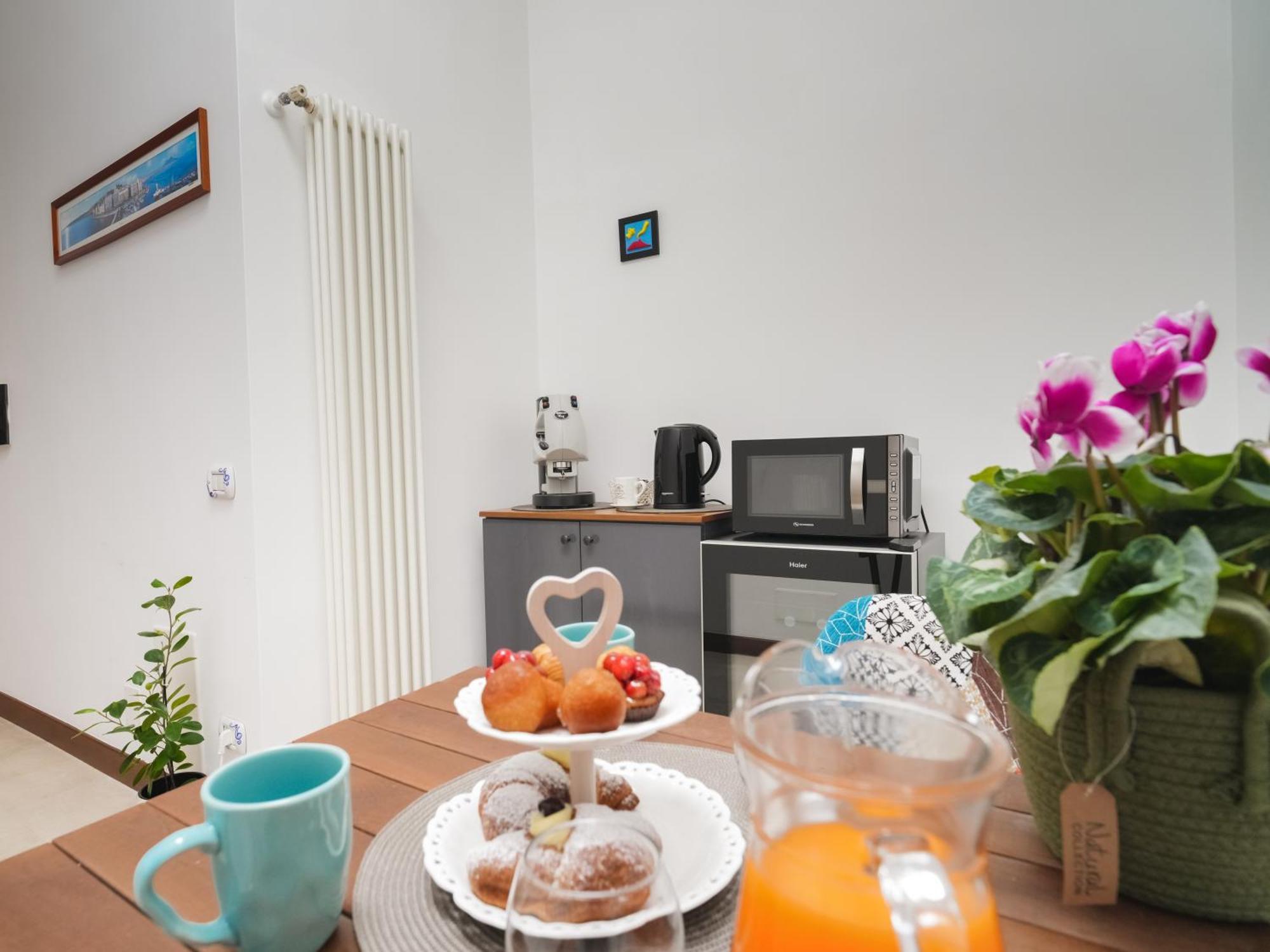 Da Sara Hotel Pozzuoli Bagian luar foto